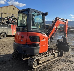 Miniexcavadora Kubota KX033-4 2019 - Potente Excavadora Compacta de 3.3 Toneladas para Construcción y Paisajismo - Product Image 2