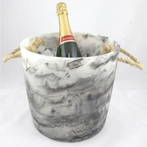 Logo personnalisé Durable Écologique Moderne Luxe Résine Porte-Bouteille de Vin avec Refroidisseur de Vin Seau à Glace Stand pour Camping - Product Image 4