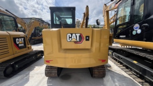 Excavadora compacta usada Caterpillar 305.5 de 5.5 toneladas para sitios de trabajo estrechos. - Product Image 5