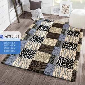 Tapis gaufré anti-allergique haute densité à usage domestique moderne Tapis antidérapant non tissé Polyester abstrait de haute qualité fabriqué à la machine - Product Image 1