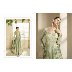 Collection LAUNCH Heavy : Salwar Kameez de mariage traditionnel longueur ras du sol en crêpe de soie jacquard, avec haut, bas et dupatta assortis, pour les fêtes - Product Image 1