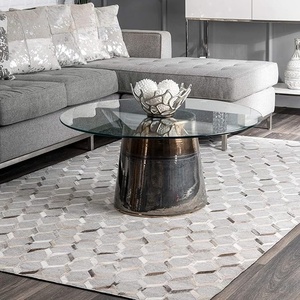 Un tapis en cuir de vachette cousu à la main de qualité supérieure, un accent de sol en cuir moderne avec un motif de diamant - Product Image 3
