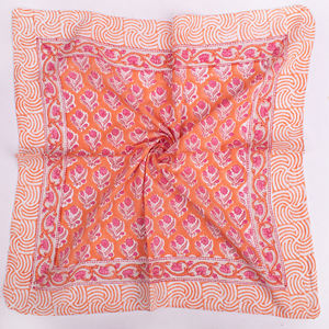 ผ้าพันคอผ้าฝ้ายพิมพ์ลายดอกไม้ด้วยมือ รูปทรงสี่เหลี่ยมจัตุรัส เป็นมิตรกับสิ่งแวดล้อม นุ่ม ระบายอากาศได้ดี ผูกด้านหลัง ใช้กลางแจ้ง ซักได้ ขนาด 21x21 - Product Image 4