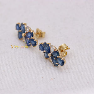 Boucles d'oreilles clous pour femmes en or jaune massif 14 carats de haute qualité, faites à la main, saphir bleu, bijoux en diamant, vente en gros - Product Image 4