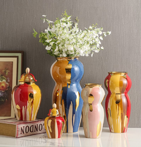 ชุดแจกันและขวดโหลห้าใบที่โดดเด่นด้วยการออกแบบที่ทันสมัยและเป็นนามธรรมมีจำหน่ายในราคาขายส่ง - Product Image 1