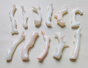 Coral Japonés Palo Liso Rosa Sombreado Coral Blanco Natural Piedras preciosas Cuentas Palo de Coral Blanco - Product Image 3