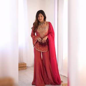 Ensemble haut-bas et dupatta pour femmes, imprimé feuille d'or, traditionnel, séchage rapide, pour les fêtes - Product Image 1