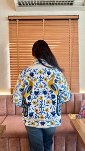 Chaqueta de Invierno de Algodón Tejido con Bordado Suzani Floral, Abrigo Acolchado para Mujer, Unisex, Hecho a Mano en India, Largo Regular - Product Image 2