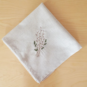 Serviettes en tissu brodées Serviettes de table lavables douces réutilisables pour table à manger Fête de mariage Dîner de famille OEM fabriqué au Vietnam - Product Image 5