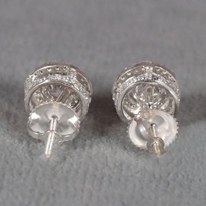 Pendientes de oro blanco de 14 quilates, sencillos pero elegantes, con diamante solitario cultivado en laboratorio, para compromiso. - Product Image 4