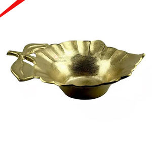 Nouveau bol élégant de service en acier inoxydable en métal fini doré pour restaurant et bar d'hôtel - Product Image 1
