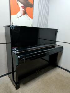 Piano Acústico Vertical KAWAI KU3D de Grado Profesional Japonés con Estilo Mecánico, 88 Teclas KU 1 KU2 KU3 - Product Image 2