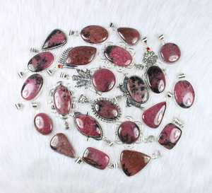 สร้อยคอพลอยโรโดไนท์สีชมพูธรรมชาติดีไซน์เนอร์จี้ขัดเงาเรียบสำหรับขายปลีกเครื่องประดับการตั้งค่าแบบฝังหนามเตย - Product Image 2