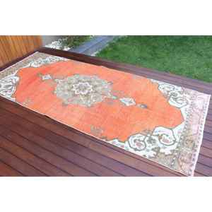 Alfombra vintage de 3.8x9.4 pies, alfombra turca, alfombra de lana con diseño de plantas y árboles naranjas - Product Image 2