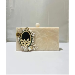 Femmes luxe résine sac à main cadre pochette résine messager soirée sac à main perle à la mode mariée mariage pochette pour dames - Product Image 1