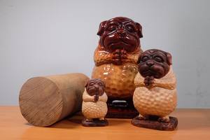 Beau chien carlin en bois de haute qualité du Vietnam | Statue en bois | Chien en bois pour la décoration - Product Image 3