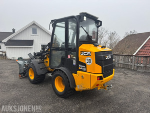 รถตักล้อยางแบบสกิดสเตียร์ ปี 2024 JCB 403 สภาพดี พร้อมใช้งาน พร้อมชิ้นส่วนเครื่องยนต์หลัก รถตักหน้าพร้อมลูกปืน - Product Image 4