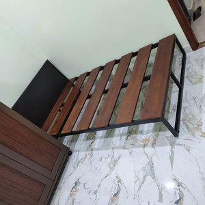 Cama Moderna Mony GN68029 Queen/King con Estructura de Hierro, Requiere Ensamblaje, con Madera de Mango Sólida y Tapicería de Tela para Muebles del Hogar - Product Image 6