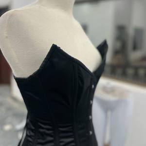 Corset noir inspiré des vampires, sur mesure, style Dracula, vintage, victorien, taille cintrée, modelant le corps pour femmes, qualité supérieure à 100% - Product Image 5