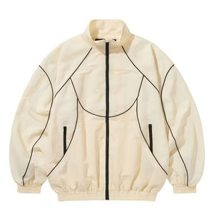 Veste imperméable de course à pied sportive personnalisée avec passepoil réfléchissant Vestes coupe-vent zippées en nylon froissé légère personnalisées pour hommes - Product Image 4