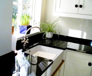 ABSOLUTO Inde Design moderne Dalles de granit noir Qualité supérieure avec surface polie Livraison rapide Grande dalle noire absolue - Product Image 2