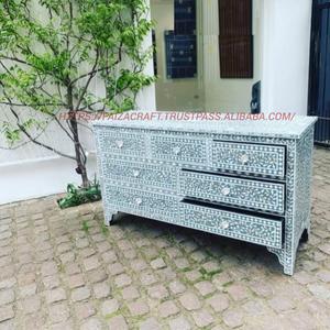 Armoire à tiroirs en incrustation d'os Commode en incrustation d'os - Product Image 4