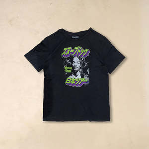 Camiseta VTG con Estampado Gráfico de Snoop Dogg, 100% Algodón Jersey, Lavado Ácido, Transpirable, 280 Gramos, Estilo Urbano Hip Hop, Corte Ajustado - Product Image 1