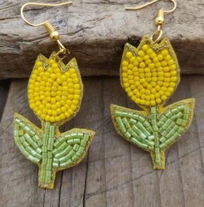 Pendientes Bordados a Mano con Cuentas y Resham de Golden Sun Mirrors, Joyería Festiva para Mujer al Mejor Precio, Pendientes con Cuentas - Product Image 4