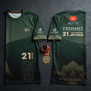 เสื้อยืดวิ่งผู้ชายแบบกำหนดเอง แห้งเร็ว ระบายอากาศได้ดี ชุดกีฬา OEM ODM ขายส่ง เสื้อฝึกซ้อม - Product Image 2