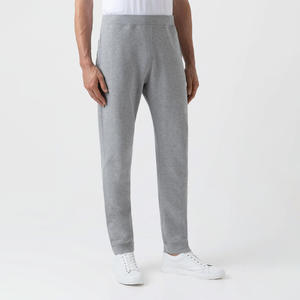 Pantalones de chándal de entrenamiento de gimnasia para hombres con logotipo bordado personalizado Opciones de marca y etiqueta para el rendimiento atlético - Product Image 3