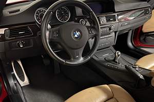 BMW M3 Coupé 2013 con Paquete de Competición, Disponible en Versión con Volante a la Izquierda/Derecha, a Precio Accesible - Product Image 2