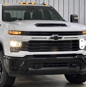 Chevrolet Silverado 2500 Custom Crew Cab Z71 4x4 d'occasion en excellent état - Modèle 2024 - Product Image 1