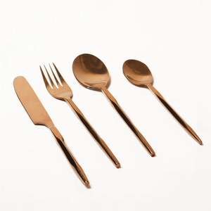 Couverts or mat de qualité supérieure rehaussent votre cadre de table Couverts or mat élégants Un mélange parfait de moderne et de classique - Product Image 2