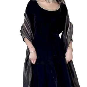 Broderie avant et arrière des deux côtés Trendy Black Color Custom Satisfaction Designer Kurti & Bottom With Dupatta Set - Product Image 1