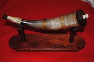 Vaso de cuerno para beber vikingo festivo hecho a mano para hidromiel y cerveza ecológico para fiestas navideñas y celebraciones navideñas - Product Image 3