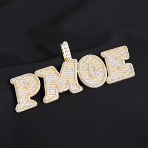 Colgante de Iniciales con Diamante Moissanite Corte Baguette Completo, Joyería Personalizada con Letras para Fiestas, Calidad VVS - Product Image 2