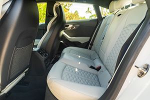 พร้อมจัดส่ง รถพวงมาลัยขวา/ซ้าย ปี 2021 A-U-D-I RS5 SPORTBACK - Product Image 5