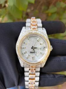 Montre en or sertie de diamants de qualité supérieure pour les soirées d'affaires et le port quotidien, disponible à un prix compétitif en provenance d'Inde - Product Image 2