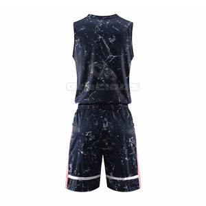 Ensemble d'uniformes de basketball respirants pour hommes grandes tailles fabriqués au Pakistan, couleurs personnalisées, shorts par sublimation, 100 % polyester, haute qualité - Product Image 3