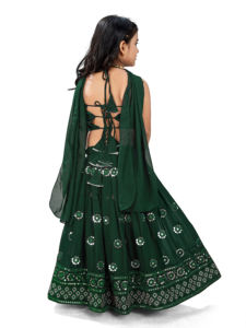 Shoryam Fashion Robe Lehenga Choli pour Filles et Enfants, longueur ras du sol, entièrement cousue, style traditionnel indien, avec broderie miroir verte, pour mariage et cérémonie - Product Image 2