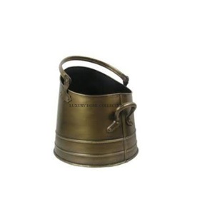Cubo de carbón de metal de calibre pesado a prueba de herrumbre con una capacidad de almacenamiento profunda ideal para mantener el carbón listo para asar - Product Image 1