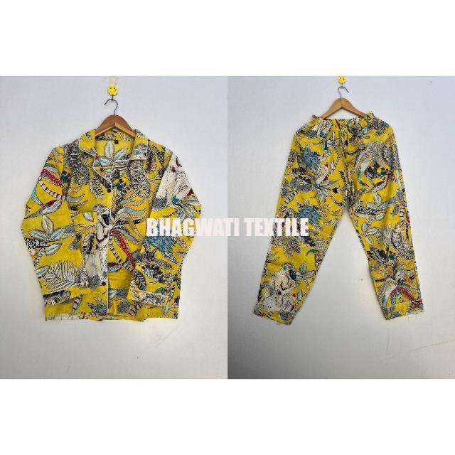 สีเหลือง