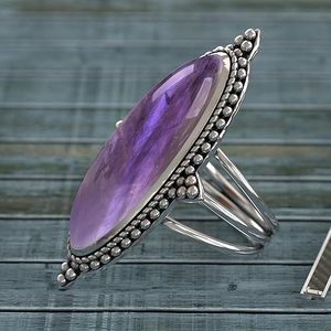Elegant and Beautiful Oval Amethyst Gemstone <b>Ring</b> 925 Sterling Silver for Weddings Parties or Anniversaries - Product Image 2
