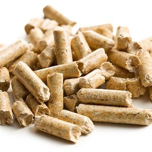 Granulés de bois en forme de briquettes, couleur beige, pour système de chauffage, approvisionnement en vrac, teneur en cendres 0,7 %, humidité 10 %, densité 600-750 kg/m³ - Product Image 3
