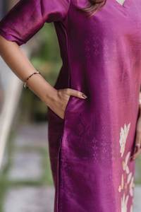 Premium Quality Pure Printed Zarna Silk <b>Kurti</b> Dupatta Set <b>for</b> <b>Women</b> and Girls Available <b>for</b> Export Price from India - Product Image 5