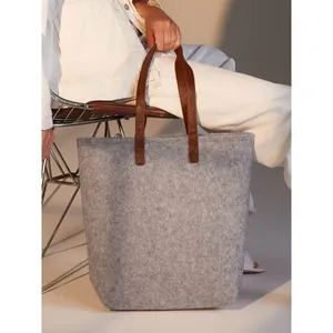 Borse Shopper in Feltro Premium Personalizzate per Promozioni e Merchandising - Product Image 3