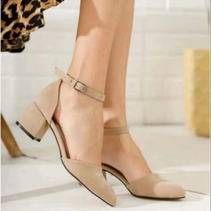 Chaussures classiques pour femmes, chaussures décontractées à talons courts, hauteur du talon 5 cm, série 40-43, fabriquées en Turquie - Product Image 1