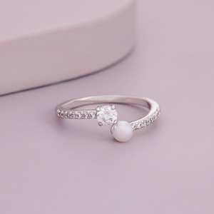 Anillo Glamuroso Chapado en Oro de 18K para Mujer - Idea de Regalo con Diseño Moderno y Fijación Invisible - Product Image 6