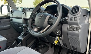 Toyota Land Cruiser LC71 Usado 2024, Techo Rígido, 4.0L Diésel, Automático, 6 Asientos, Cuero, Cámara Trasera, Emisión Euro III, 8L - Product Image 3