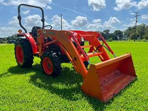 รถแทรกเตอร์ Kubota L3200 มือสอง ขับเคลื่อน 4 ล้อ พร้อมที่ตักและถัง ราคาดีที่สุด จัดส่งรวดเร็ว - Product Image 6